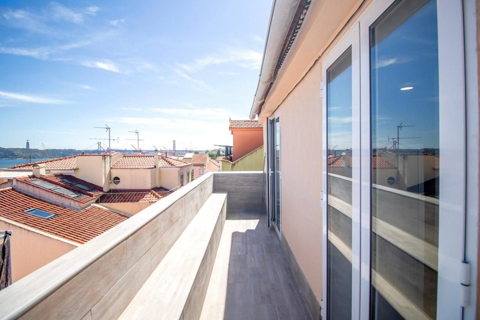 Apartamento 2br Terrace With Tagus View - Air-conditioned | By Airnest *