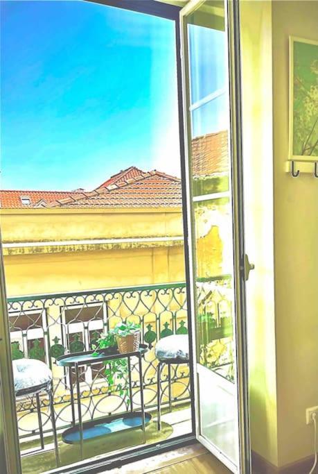 Charming Flat In Chiado-lisbon Apartamento