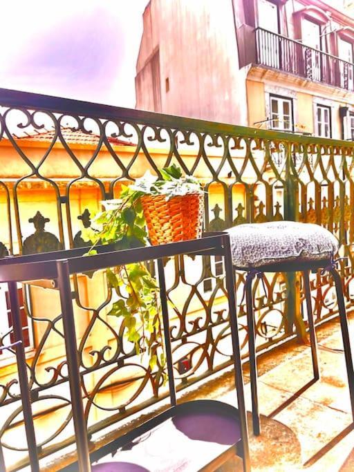 Charming Flat In Chiado-lisbon Apartamento Lisboa