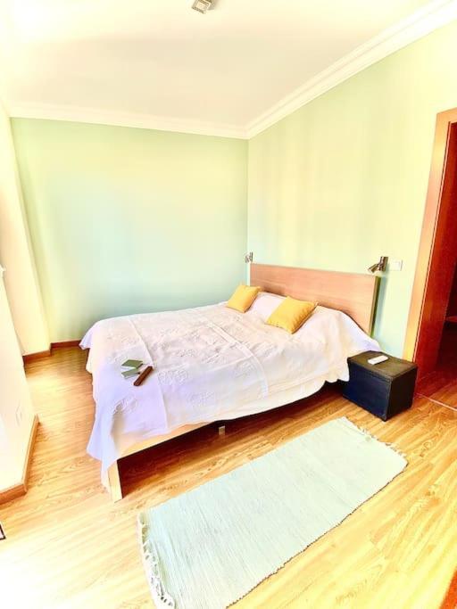 Charming Flat In Chiado-lisbon * Lisboa
