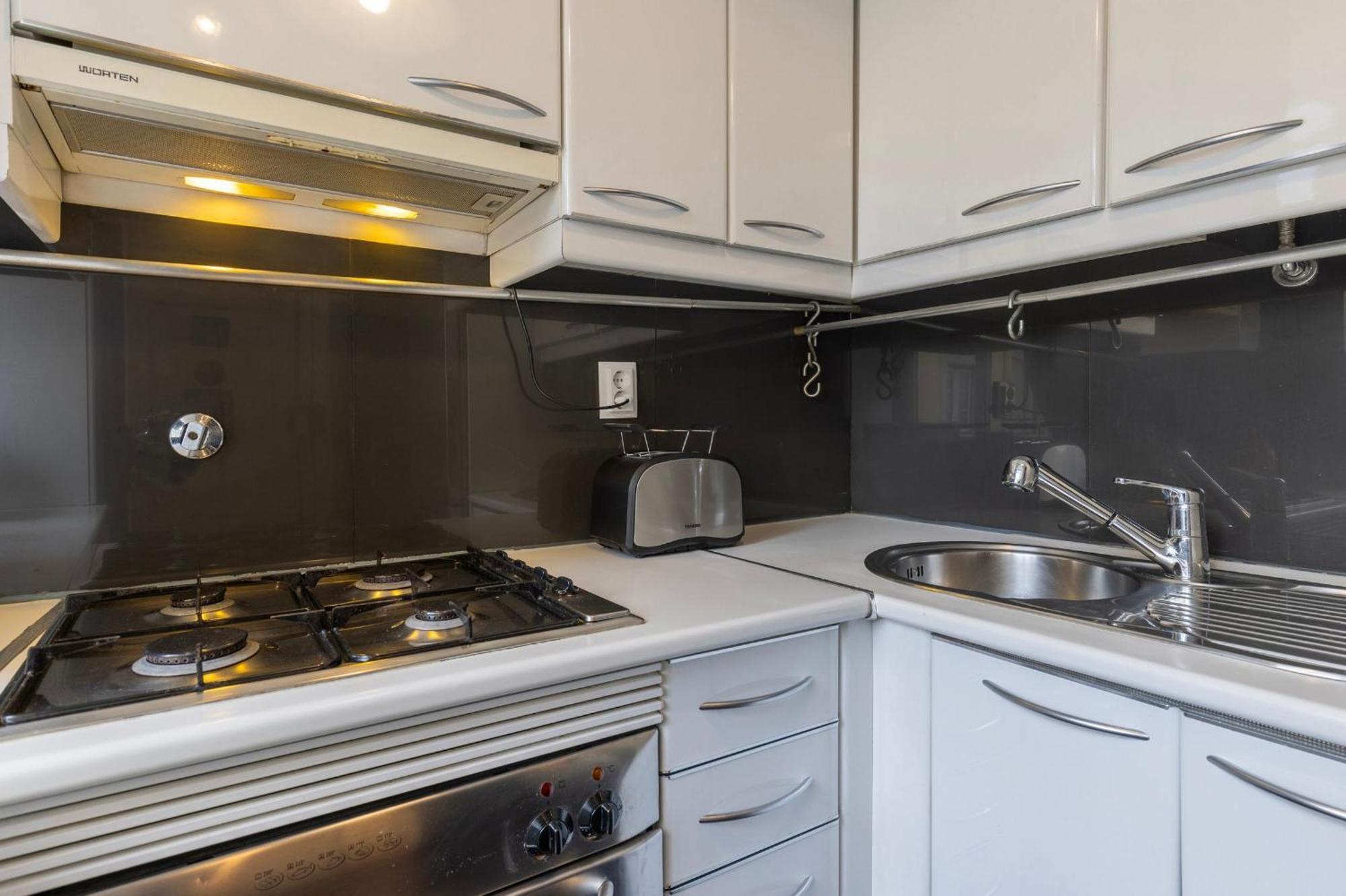 Chiado Center 1bdr Flat By Lovelystay