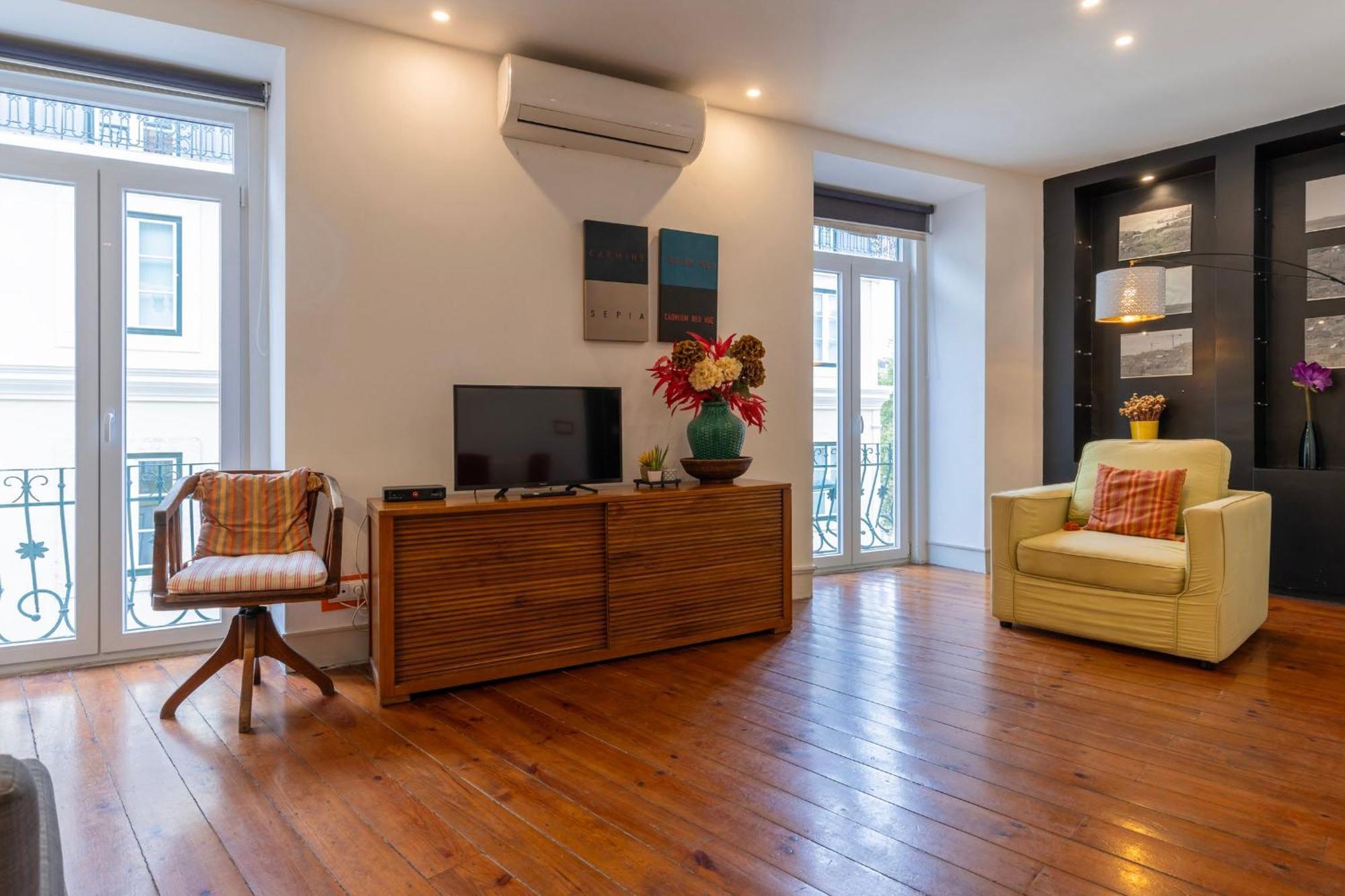 Chiado Center 1bdr Flat By Lovelystay Apartamento Lisboa