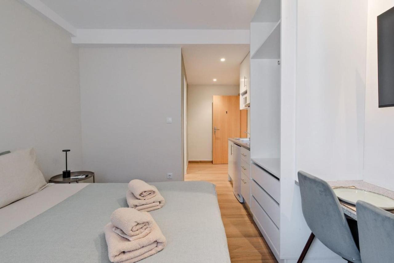 Lovely Fully Equipped Near Subway N1 *