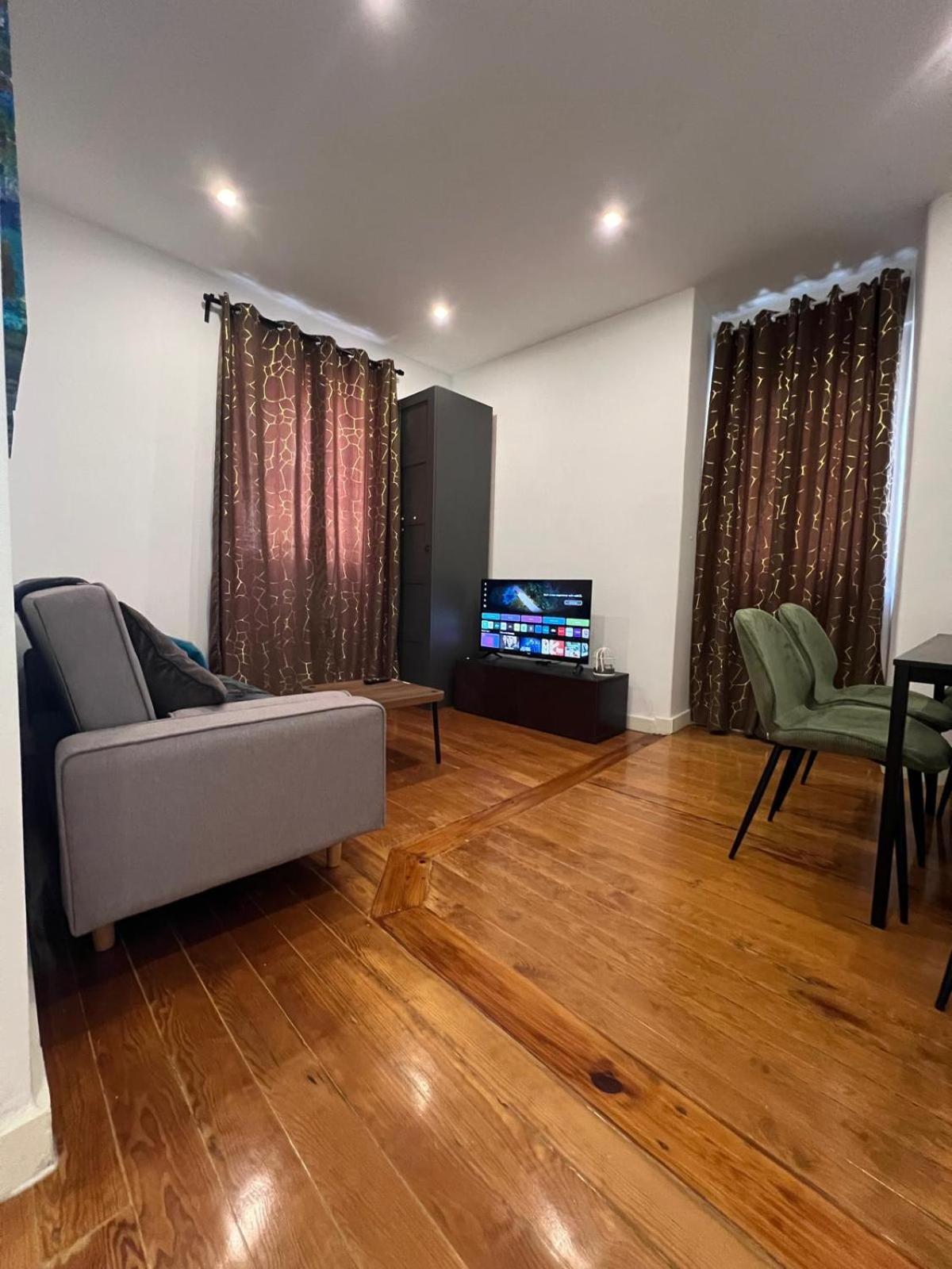 32 2 - Heart Of Private Apartment, Bairro Alto Apartment Lisbon