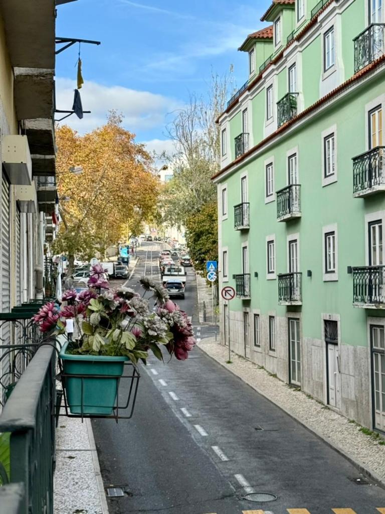 Em * Lisboa