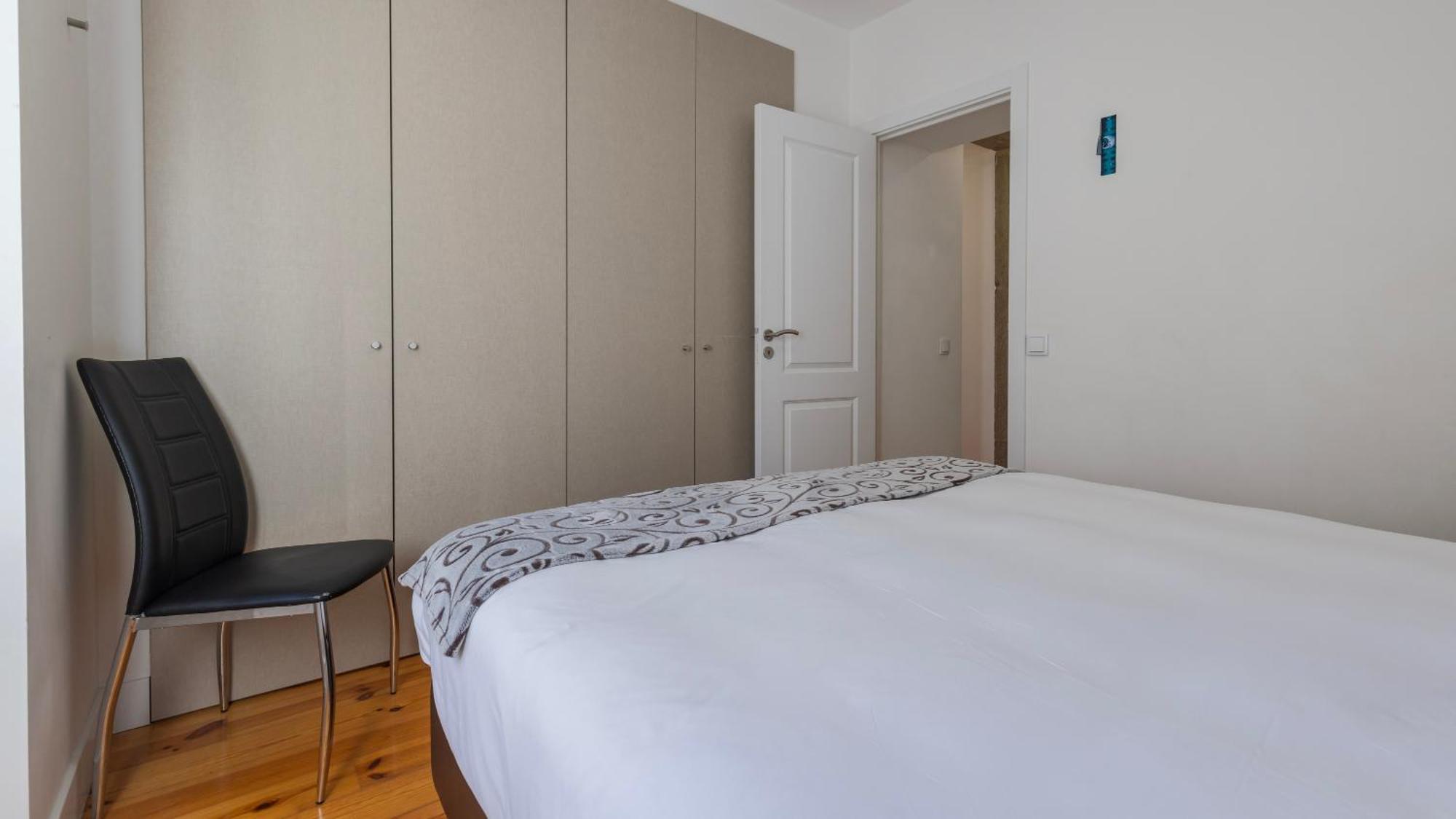 Apartment Comfort & Bright By Lovelystay