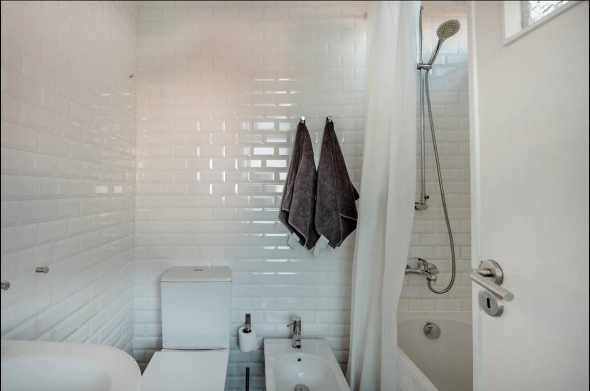 Apartamento 2 Bedroom With Great Transport Links To The Heart Of Lisboa