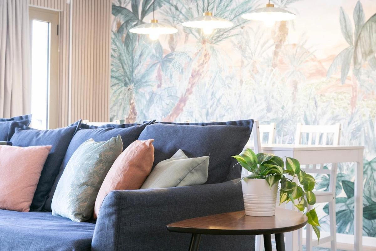 Modern 2bdr Flat In The City's Heart!