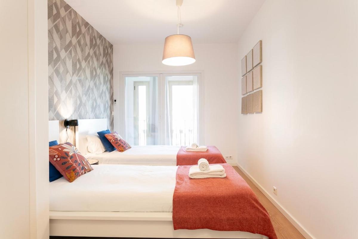 Modern 2bdr Flat In The City's Heart! *