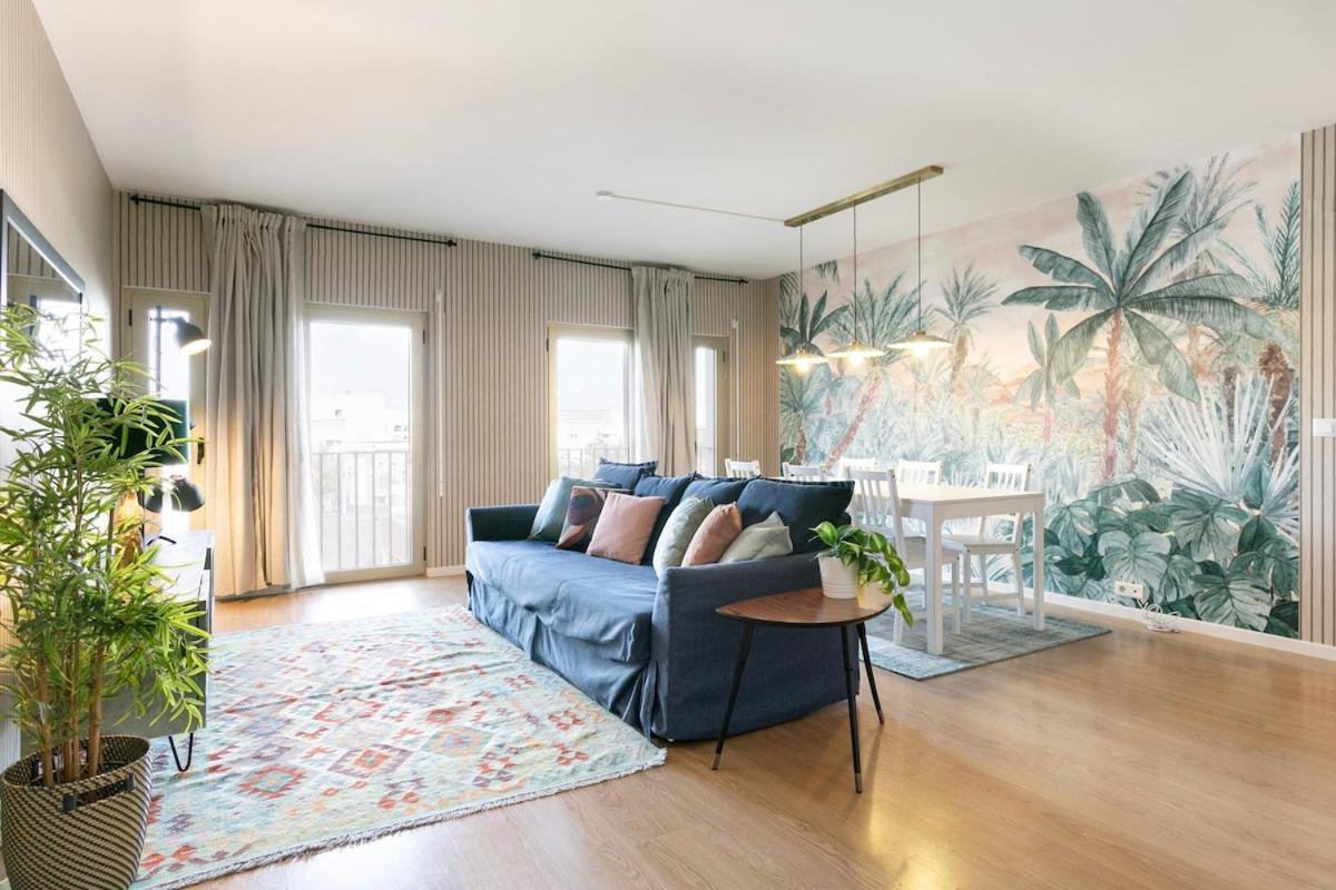 Modern 2bdr Flat In The City's Heart!