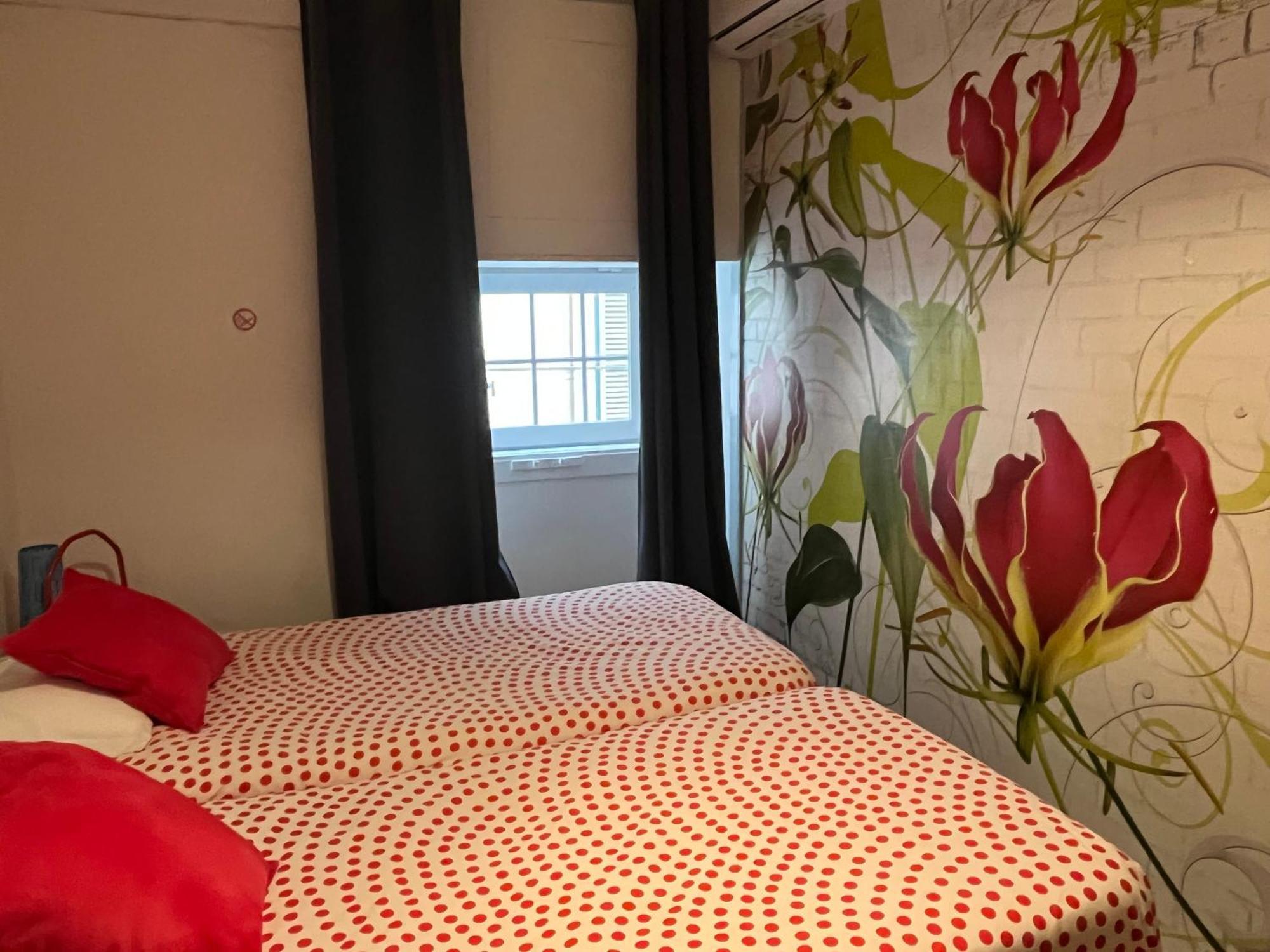 Hostal Alface Hall & Bar *