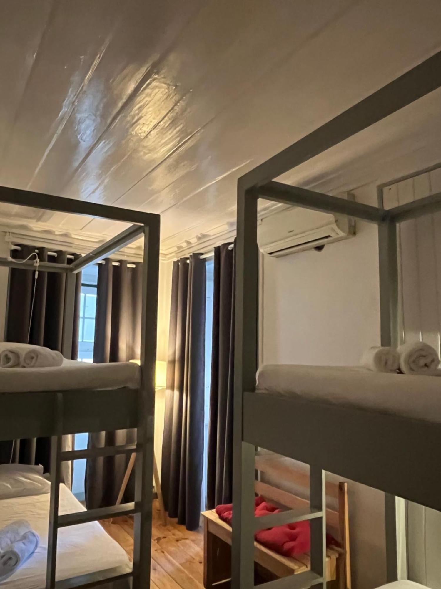Hostal Alface Hall & Bar *