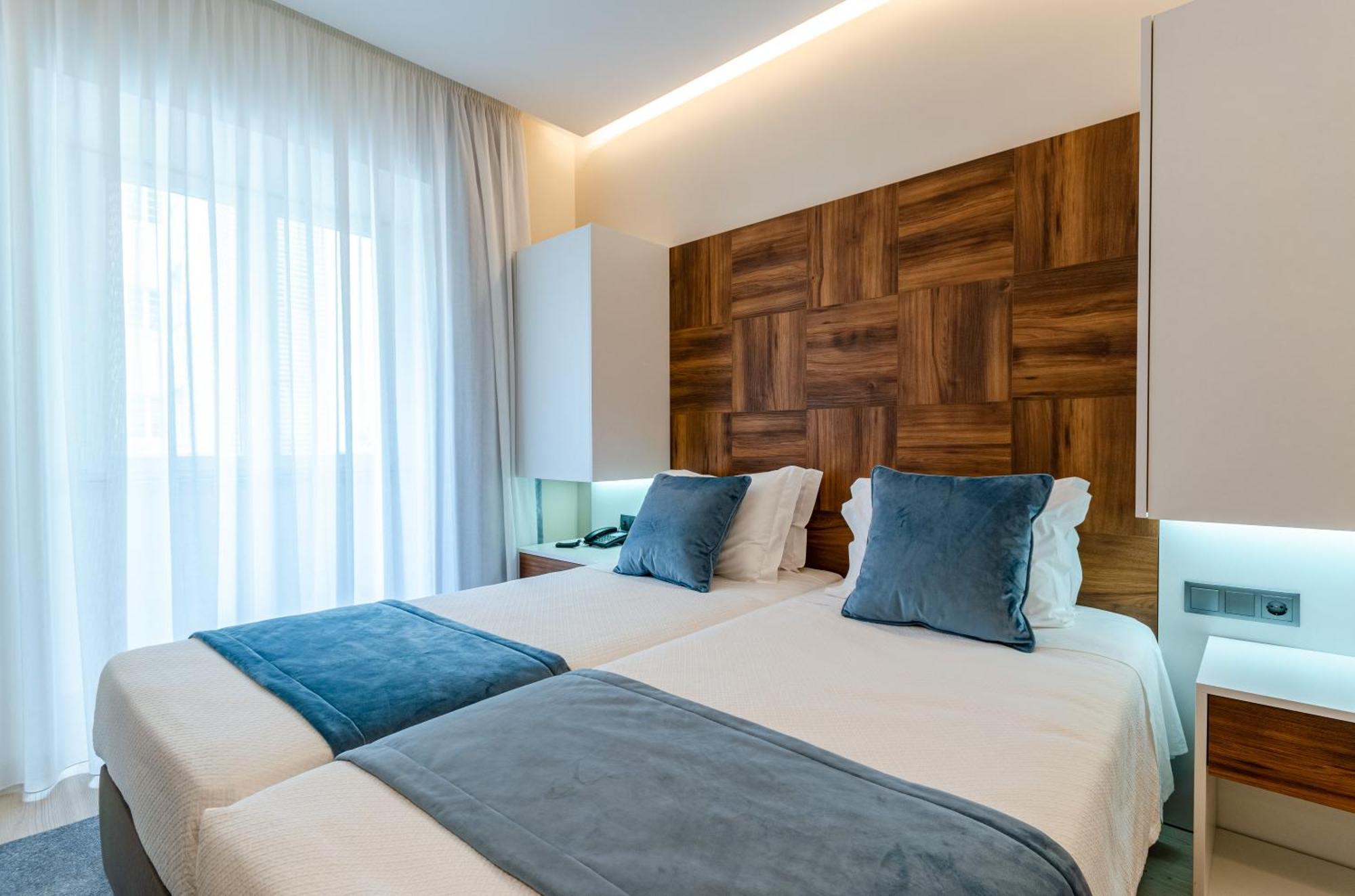 Hotel Avenida Park 3*