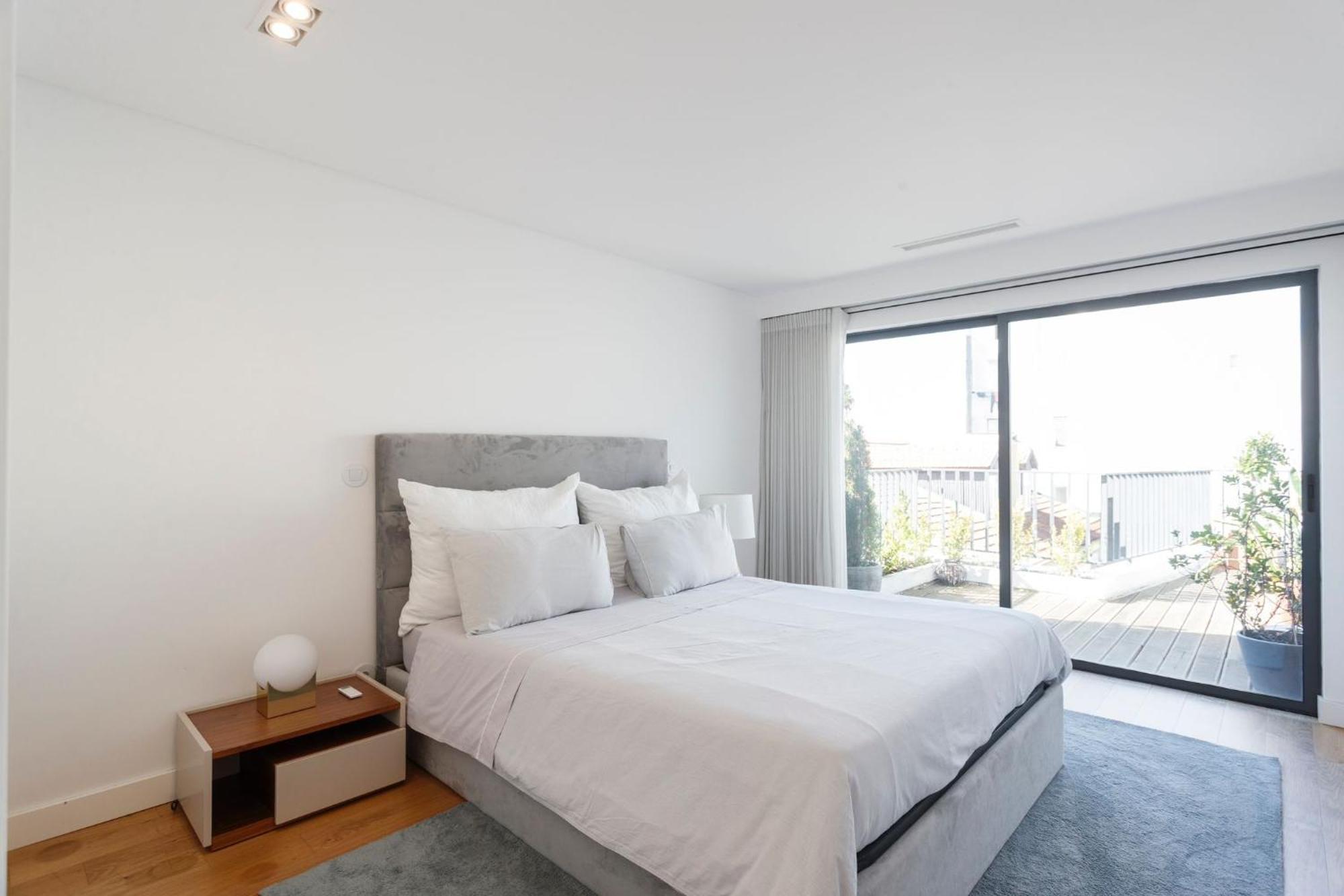 Luxury With Balcony And Shared In The Parque Eduardo Vii Area Habitación en casa particular