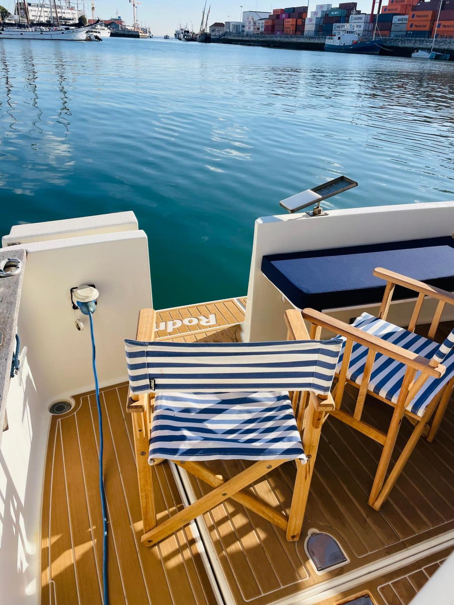 Romantic Boat On The Tagus River Hotel en barco Lisboa