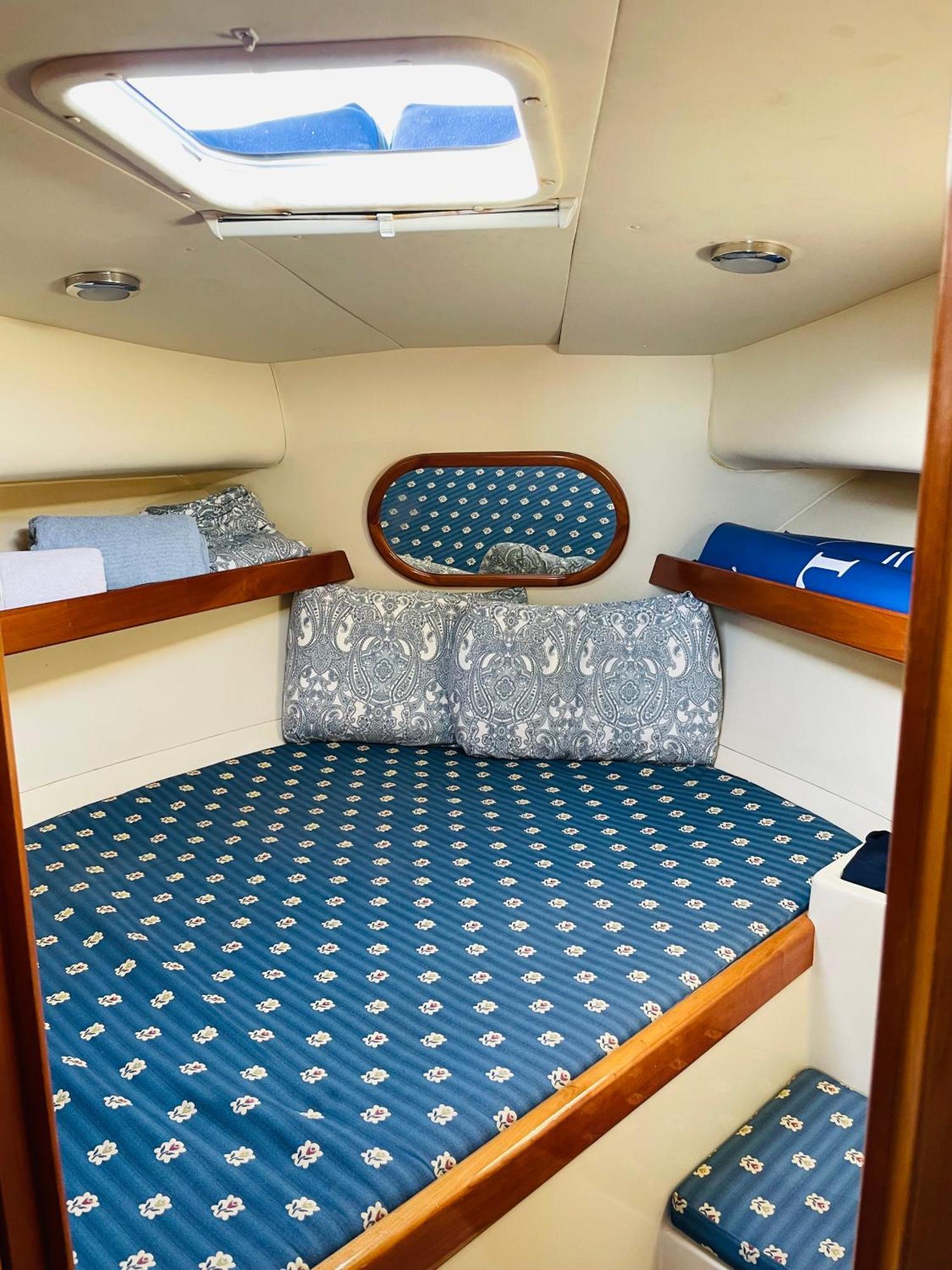 Romantic Boat On The Tagus River Hotel en barco