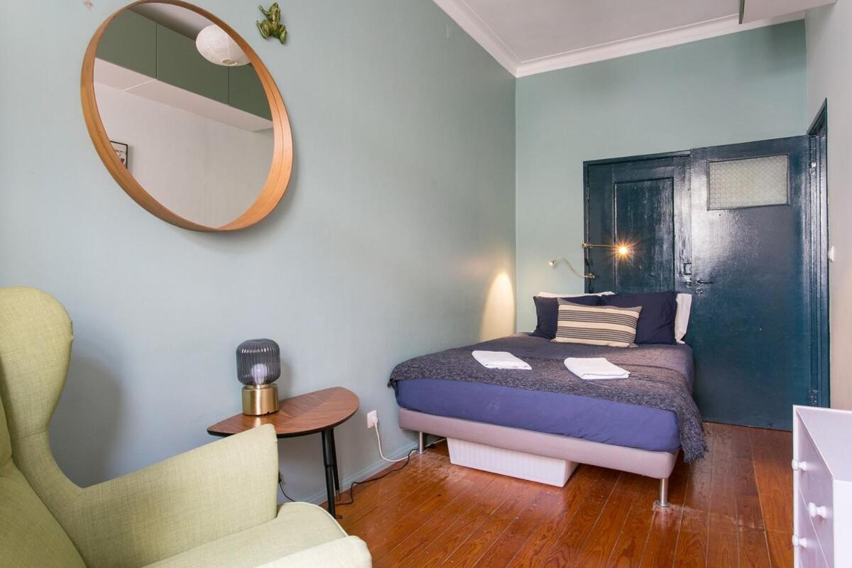Spacious & Bright 3 Bedroom Apt, Iconic Bica Area, Historical Center Apartamento *