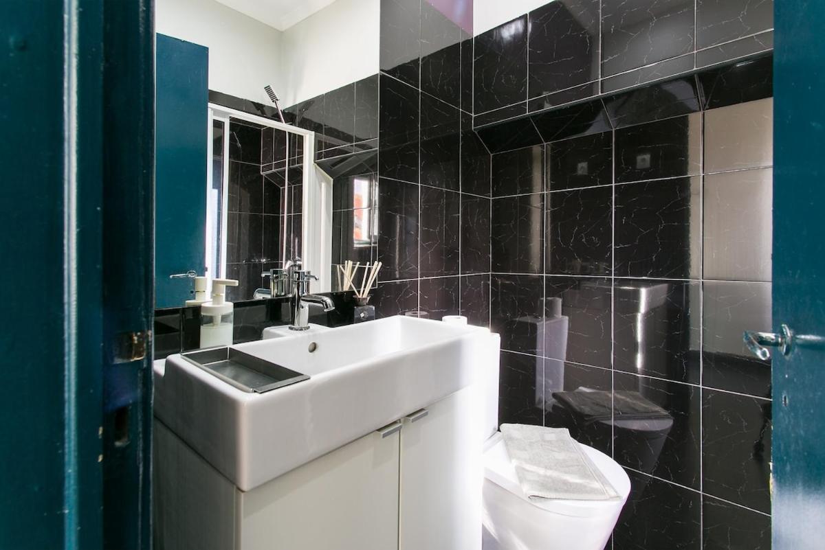 Spacious & Bright 3 Bedroom Apt, Iconic Bica Area, Historical Center Apartamento *
