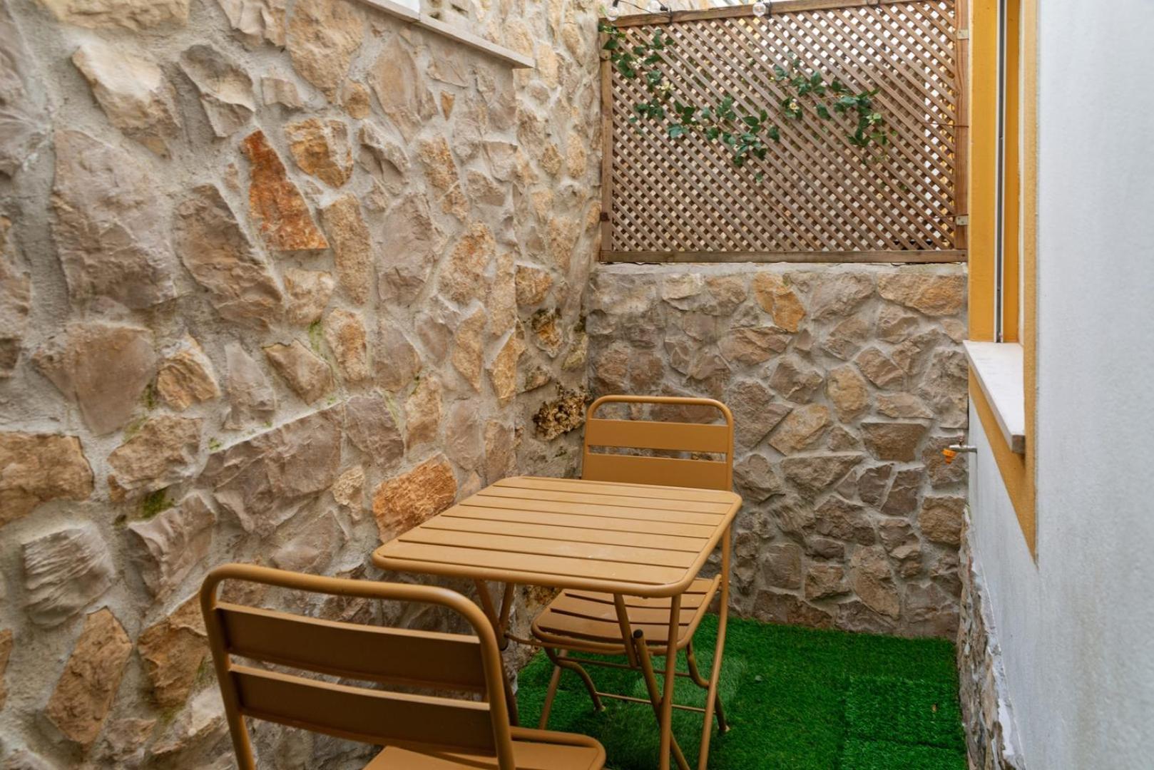2-bed With A Charming Terrace At Intendente Apartamento *