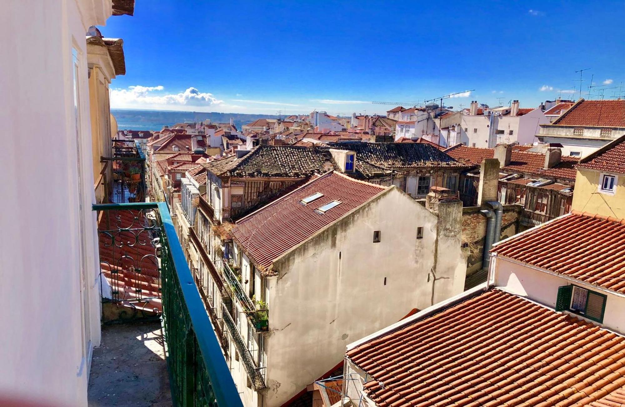 In - 5lisbon Downtown Private Bedroom View * Lisboa