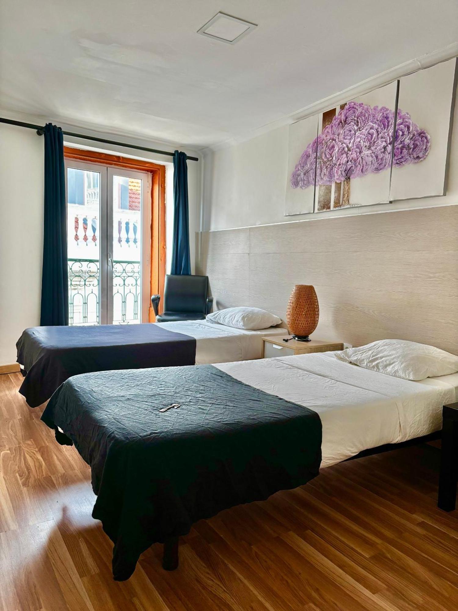 Pensión In - 5lisbon Downtown Private Bedroom View *