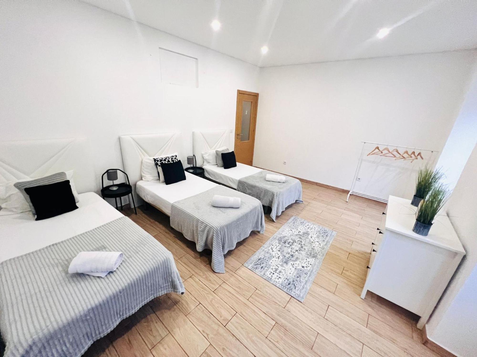 Rooms, Ideal Location For Tourists Hostal *
