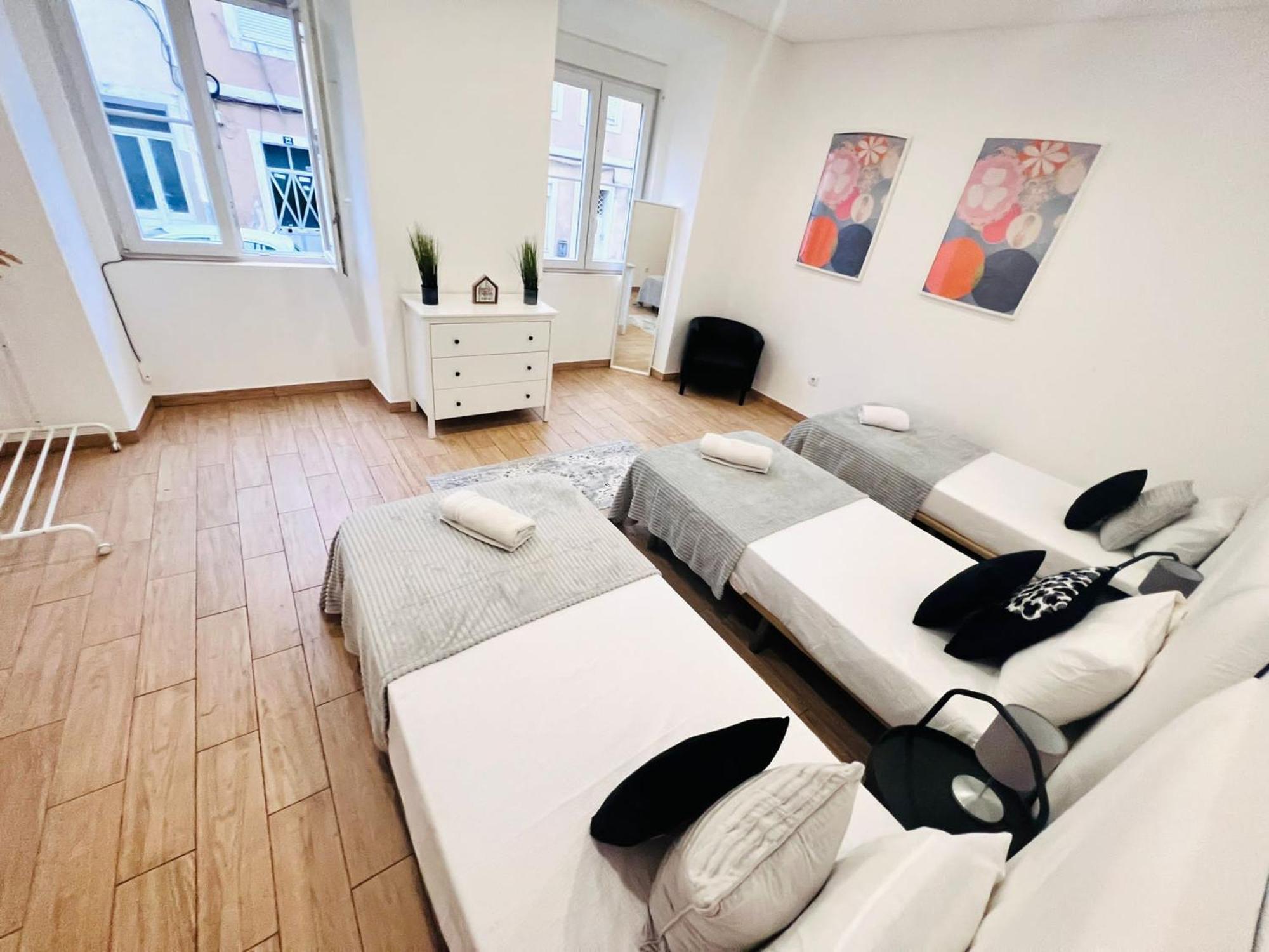 Rooms, Ideal Location For Tourists Hostal Lisboa