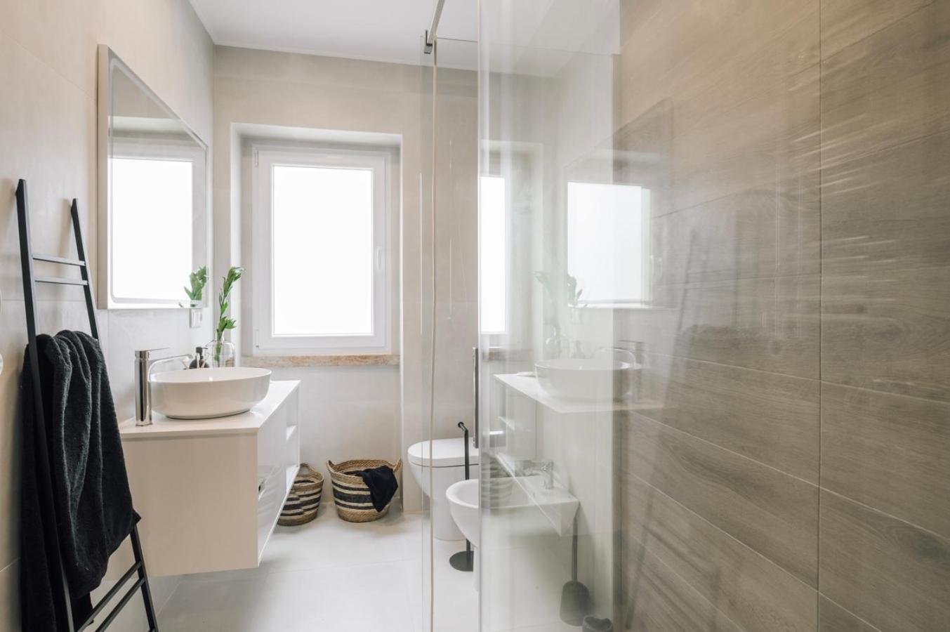 Rupit - 3 Bedrooms, Office And Terrace In Alvalade Apartamento