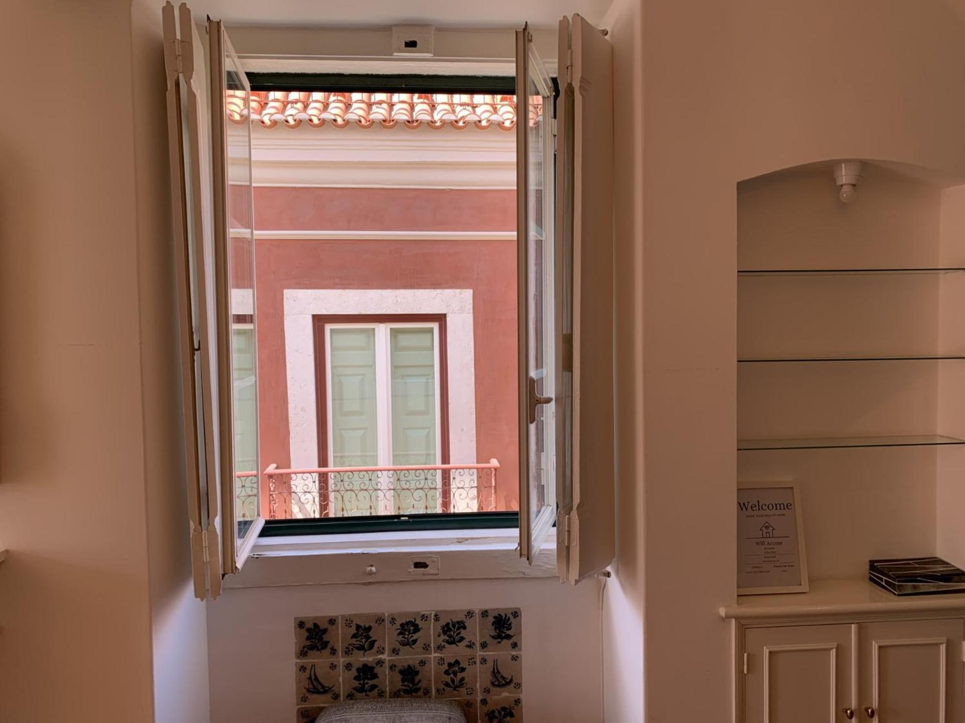 Spacious&bright 2 Bedroom Apartment, Historical Center, Madragoa Lisboa