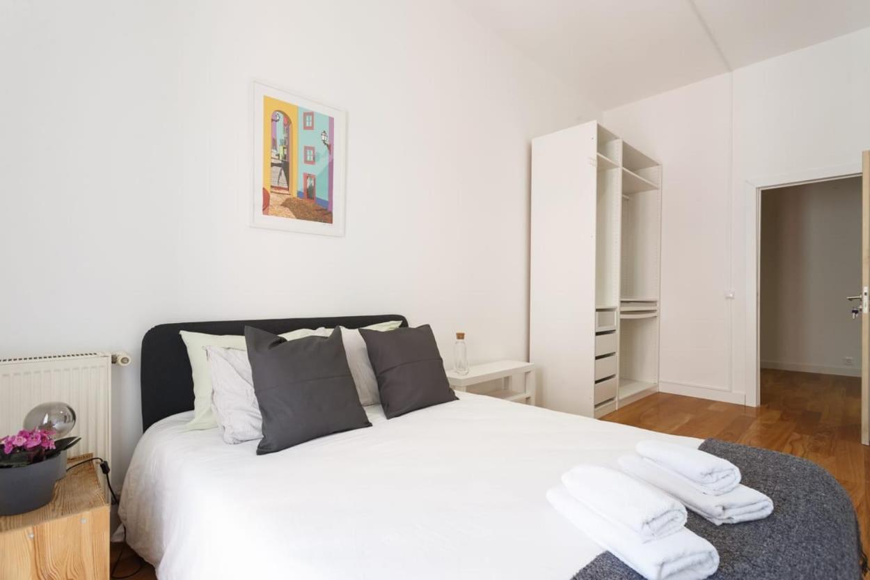 Habitación en casa particular Bedooms With Shared Bathroom In In Historic Largo Do Carmo Lisboa