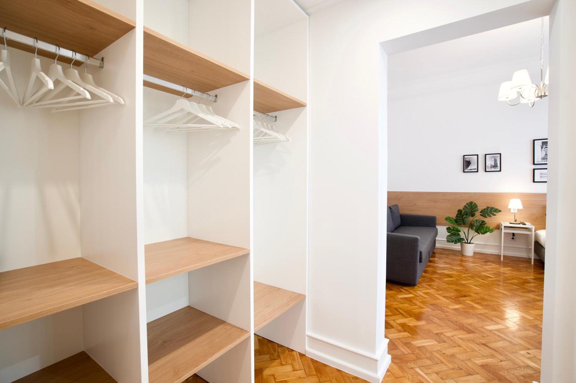 Home Out Rooms & Apartments Apartment *
