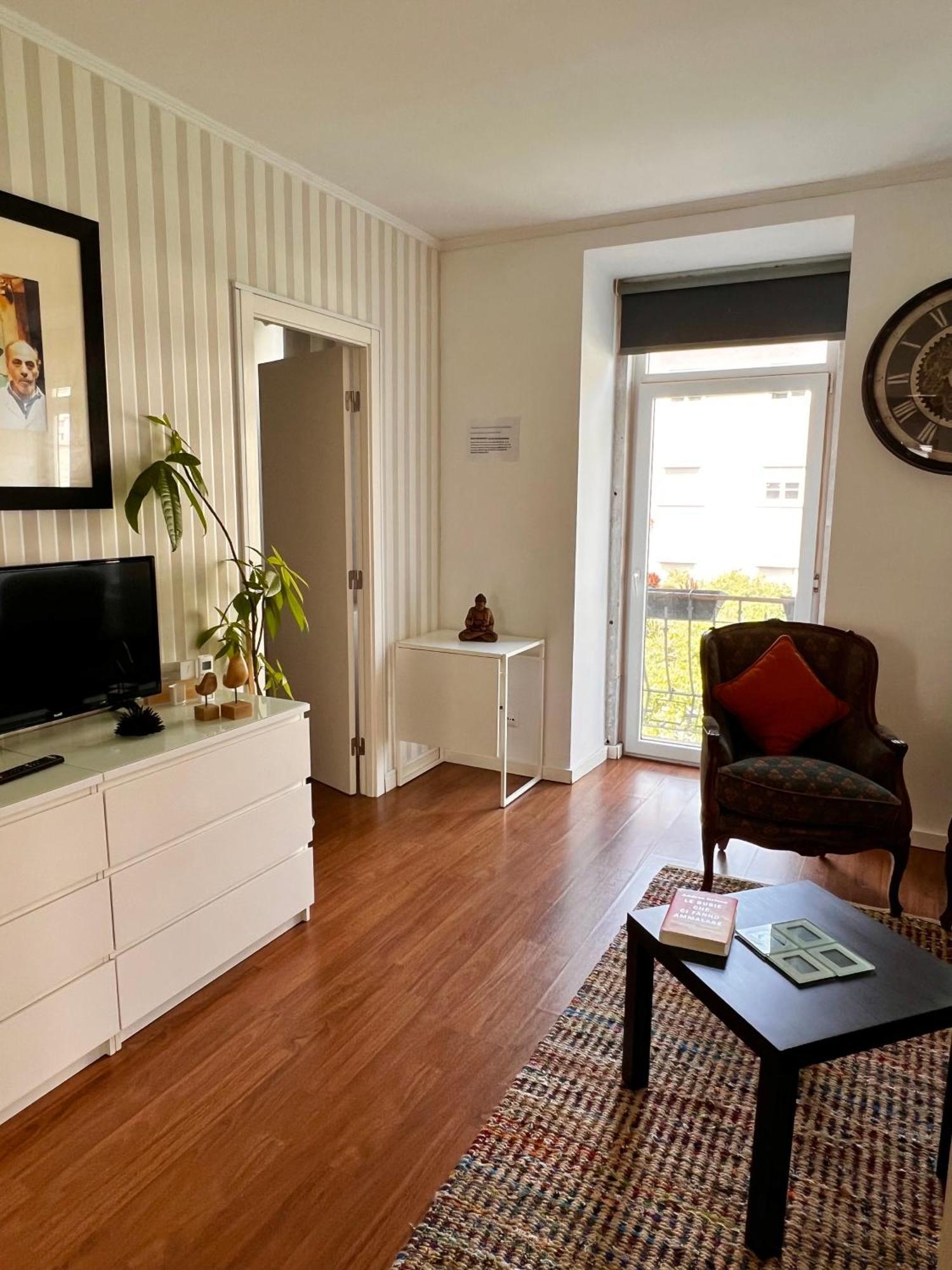 Apartment Luxury Part Of The - Modern With Airconditioning - Near Subway