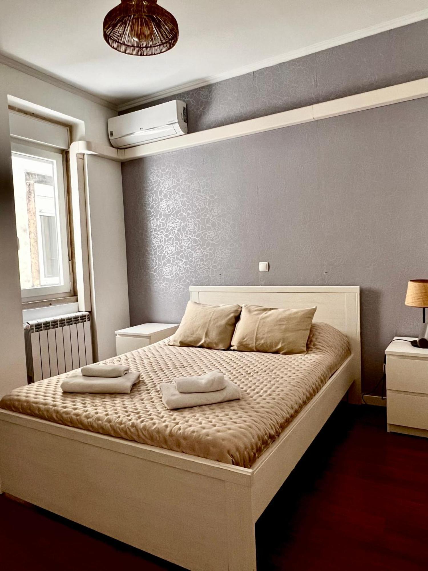 Luxury Part Of The - Modern With Airconditioning - Near Subway Apartment *