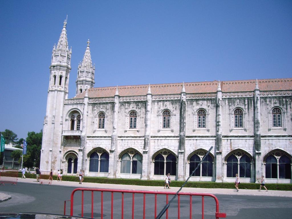 Residencial Camoes Bed and breakfast 2*