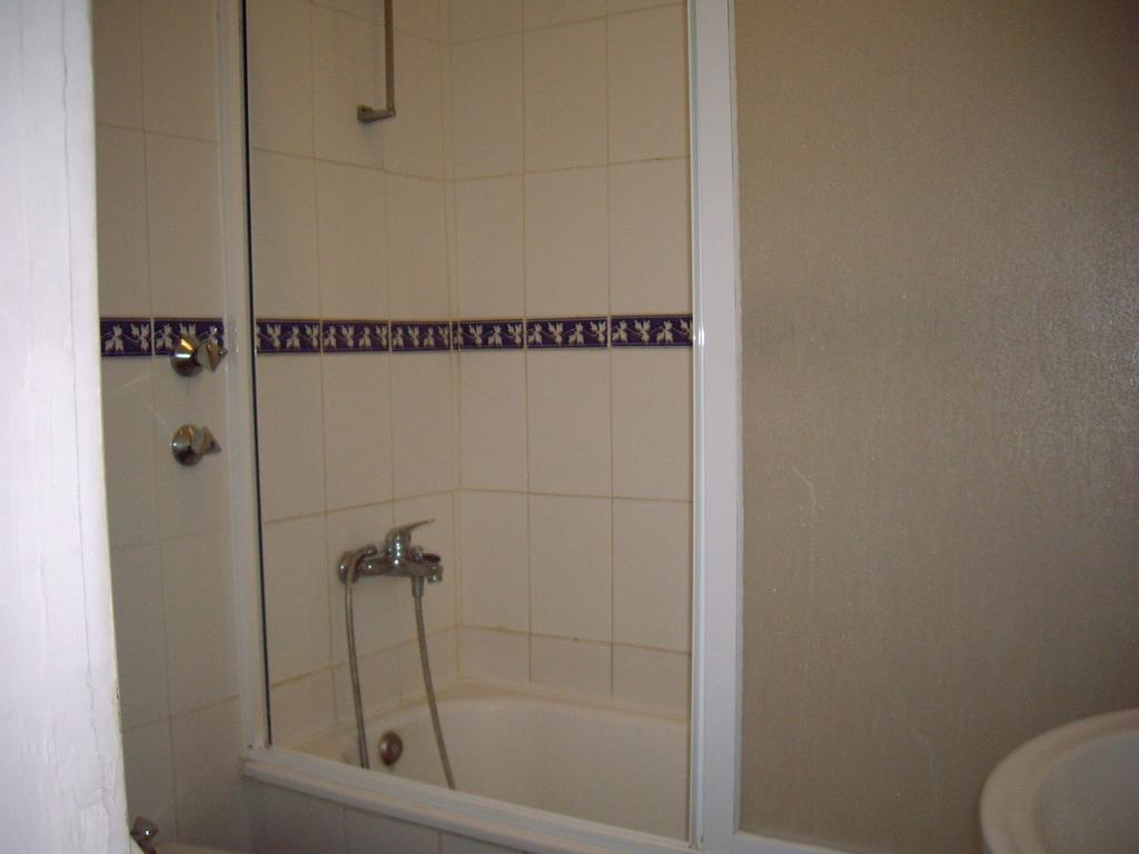Residencial Camoes Bed and breakfast