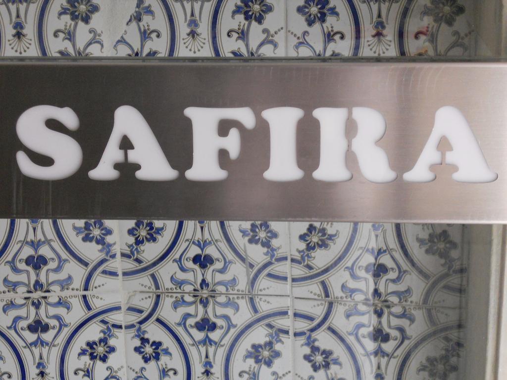 Pensión Safira *