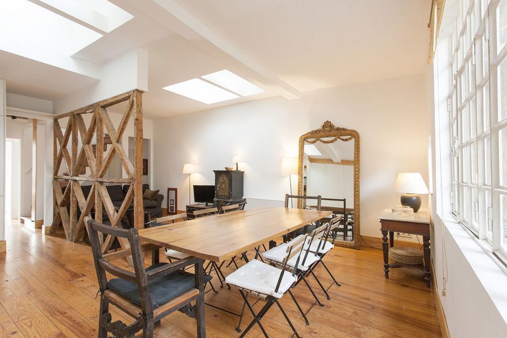 Central, Charming, Quiet, Garden And Parking Apartamento