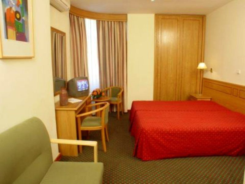 Hotel Avenida Park 3*