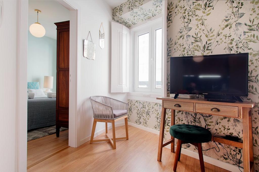 Apartment Sweet - Gloria *