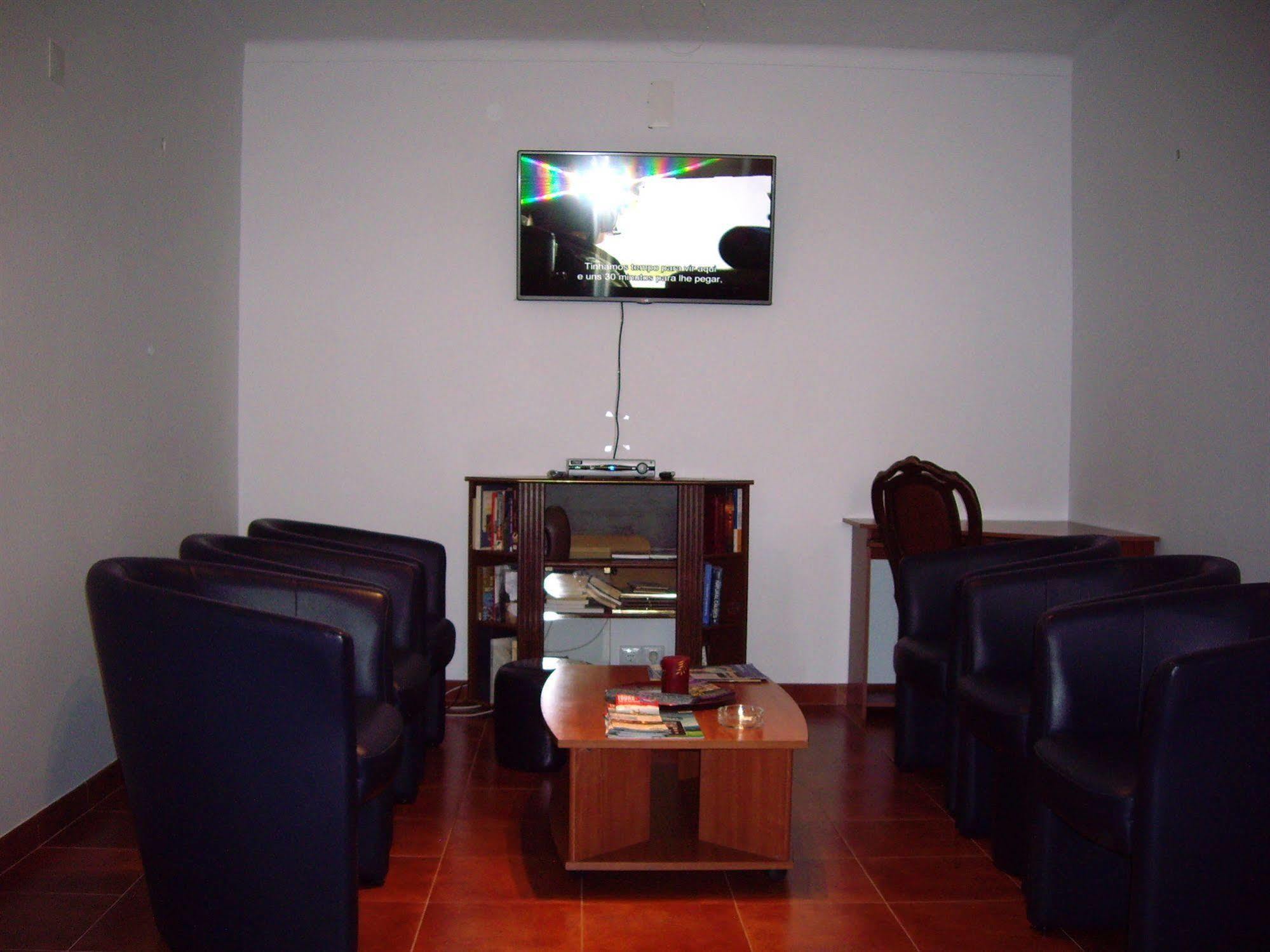 Residencial Camoes Bed and breakfast