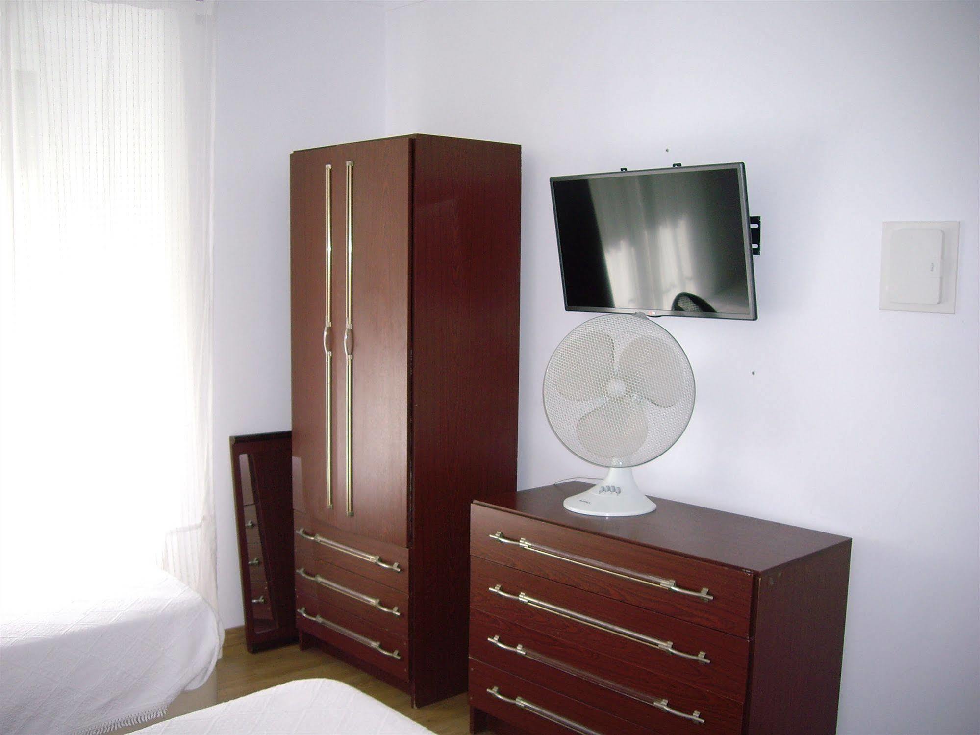 Bed and breakfast Residencial Camoes 2*