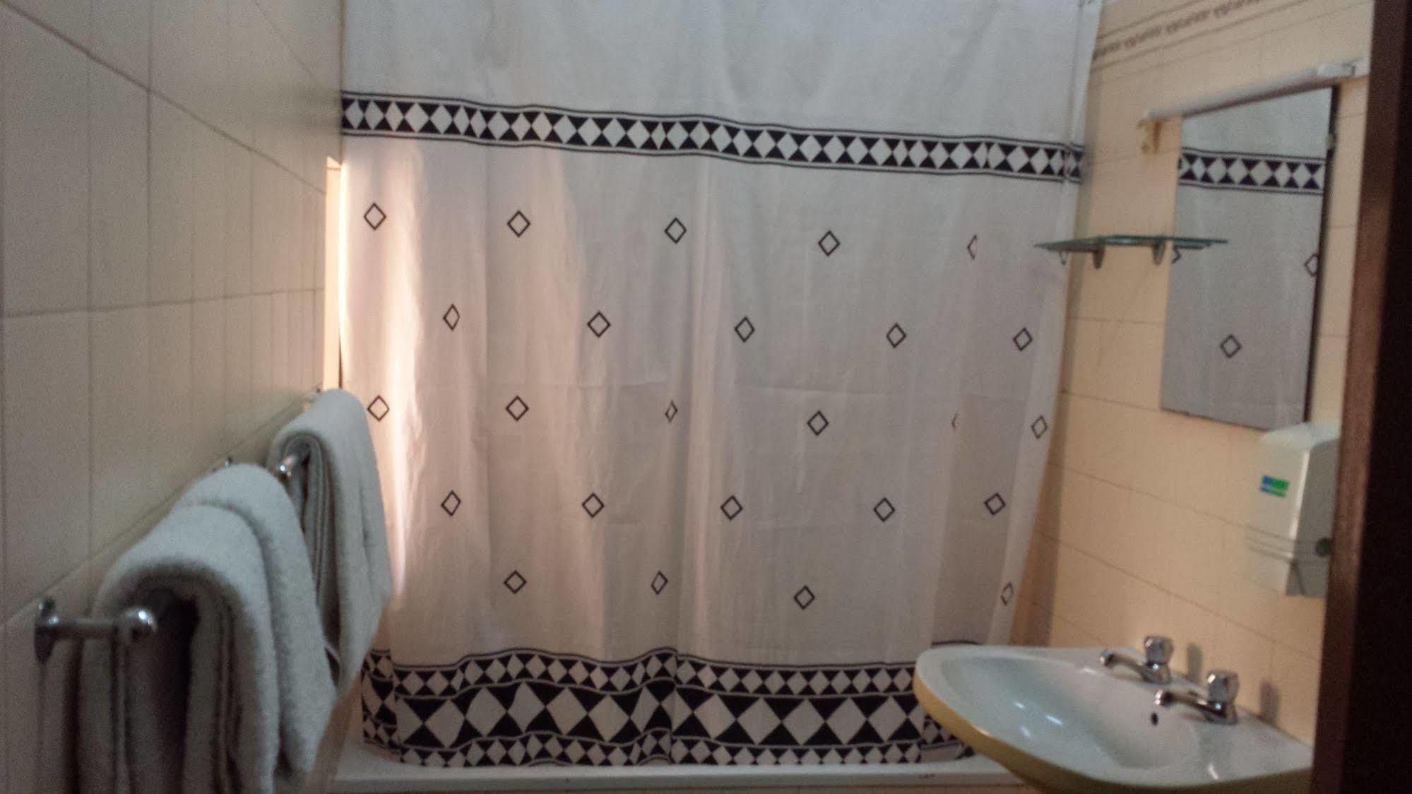 Guest house Pensao Residencial Flor Dos Cavaleiros
