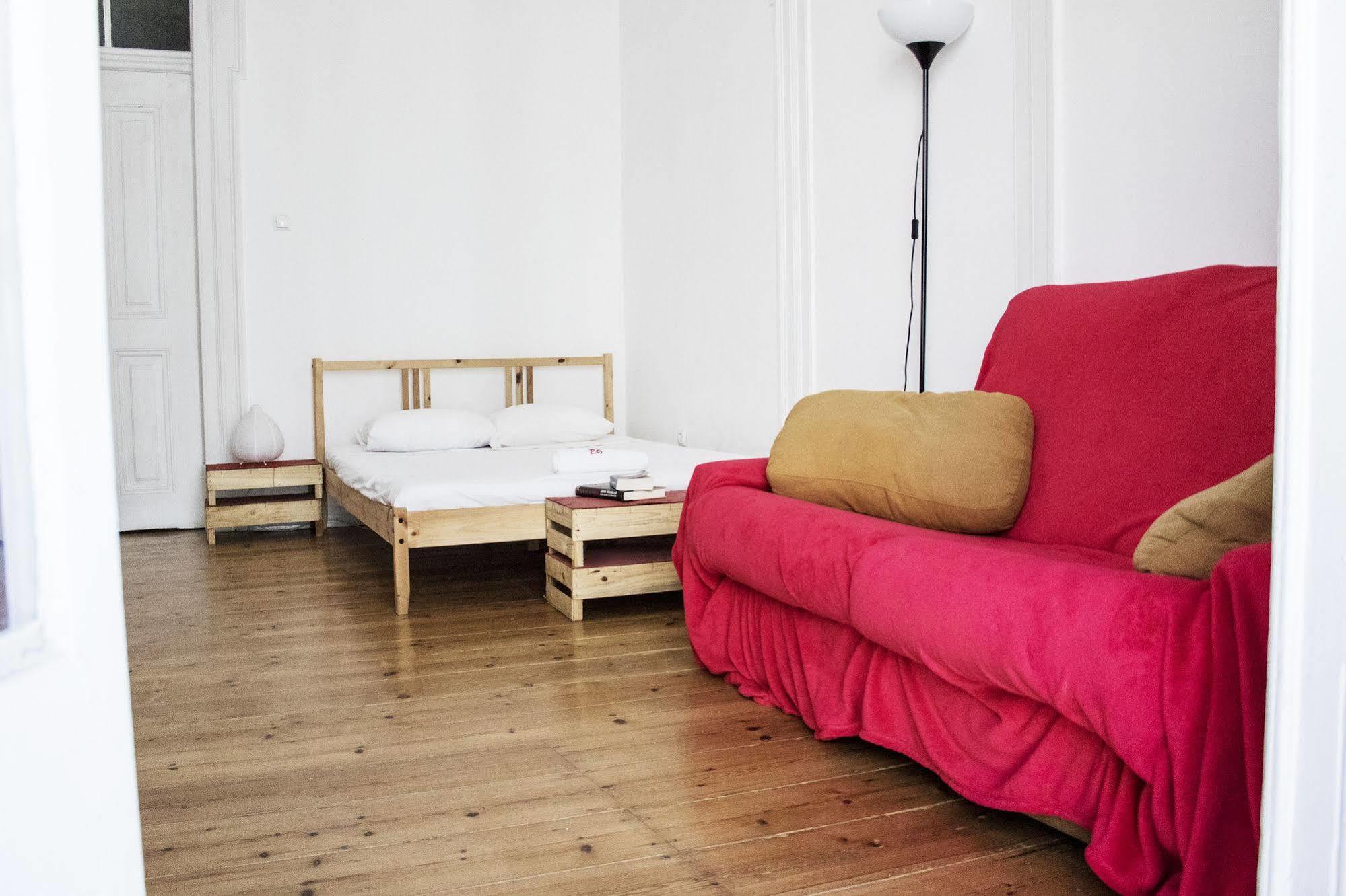 Hostal Locals & Lisboa