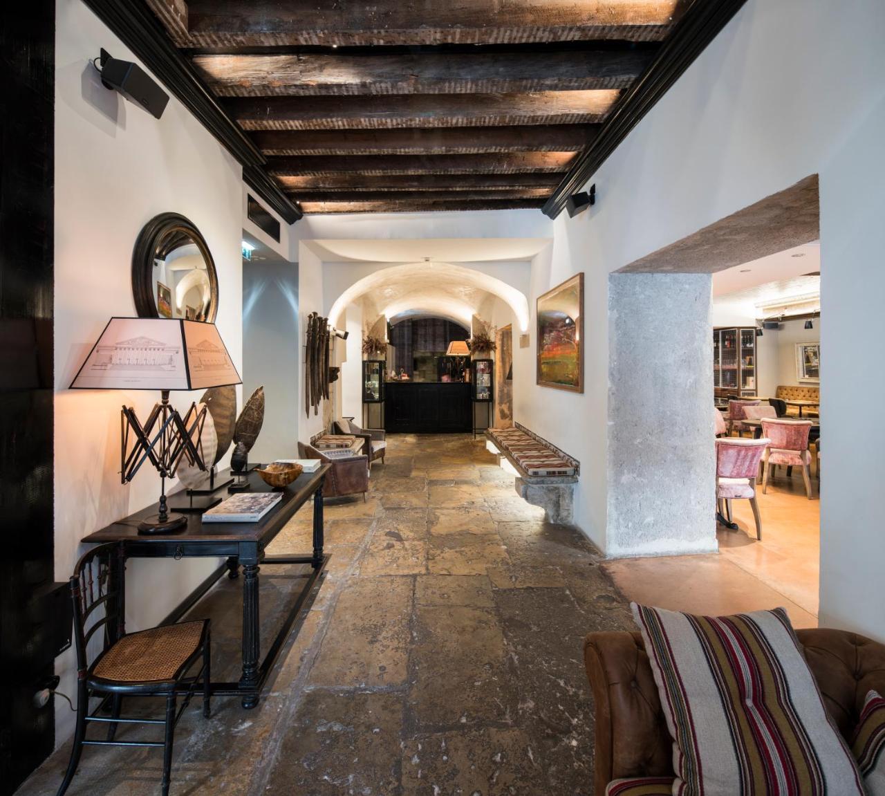 Pensión Almalusa Baixa/chiado 4*