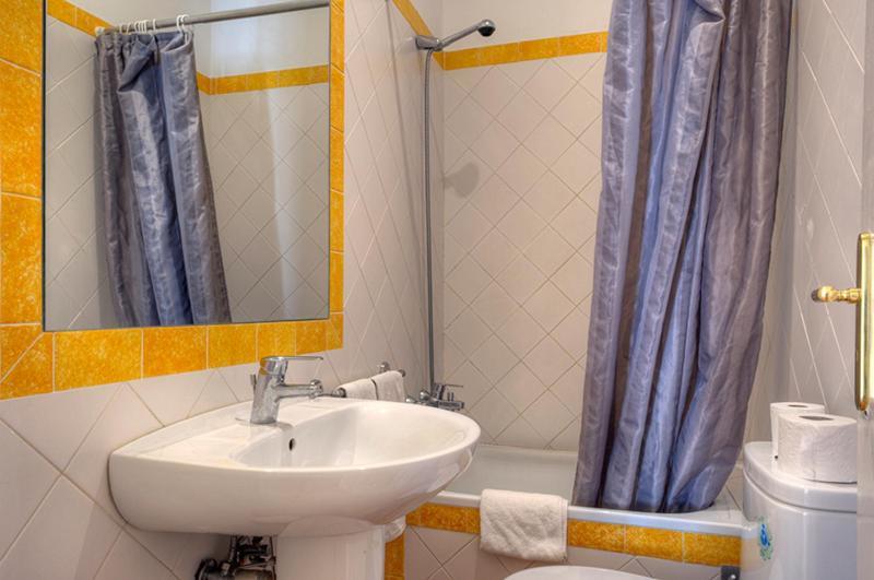 Angola 1 - 6 Bedrooms * Lisboa