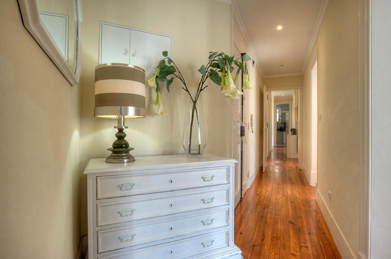 Angola 1 - 6 Bedrooms Apartamento Lisboa