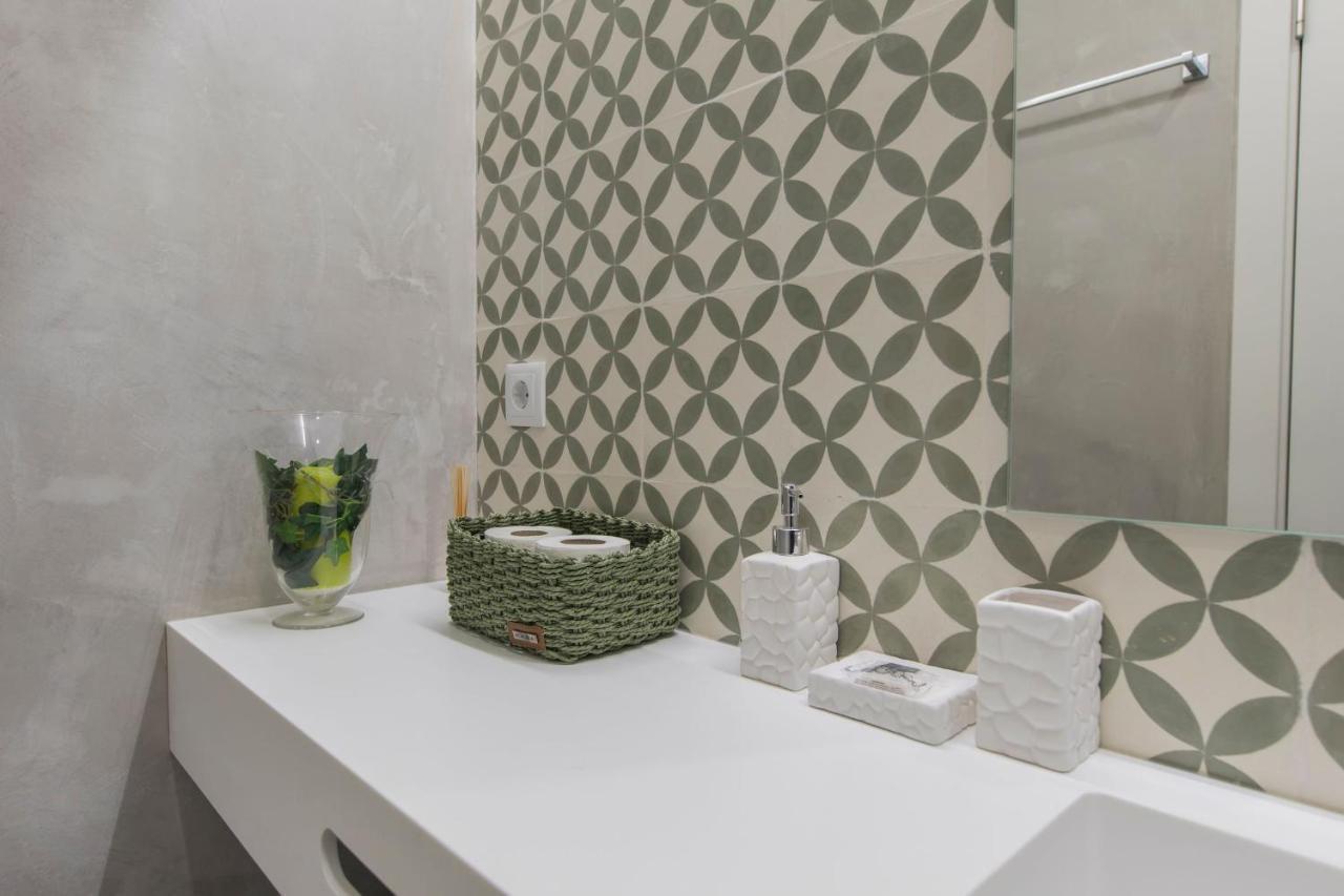 Lovelystay - Vintage Flat Near Santa Justa Elevator! Apartamento Lisboa