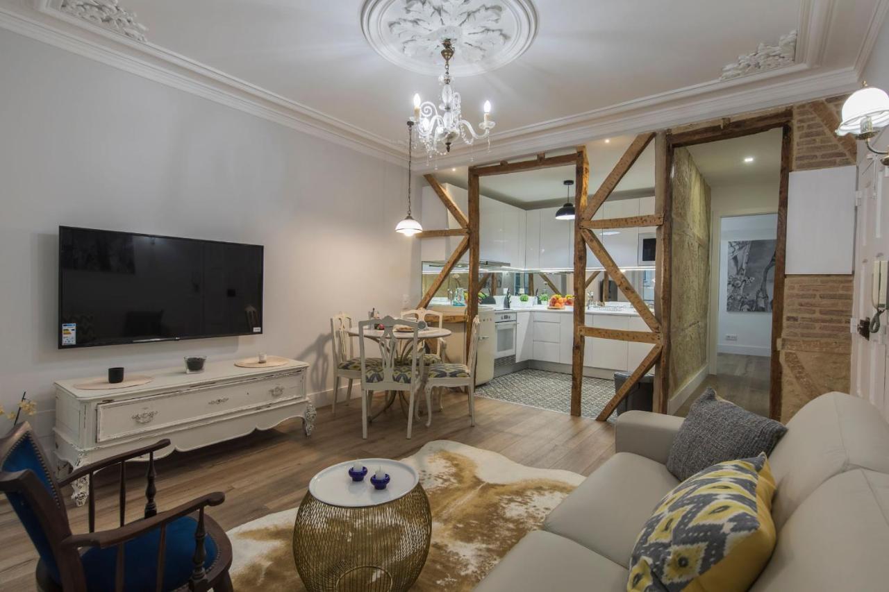 Lovelystay - Vintage Flat Near Santa Justa Elevator! * Lisboa