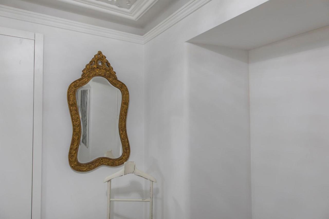 Lovelystay - Vintage Flat Near Santa Justa Elevator! Lisboa