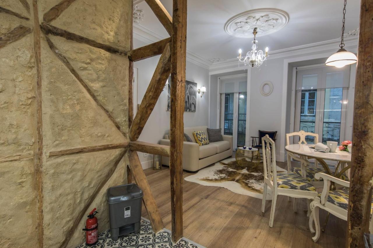 Lovelystay - Vintage Flat Near Santa Justa Elevator! Apartamento Lisboa